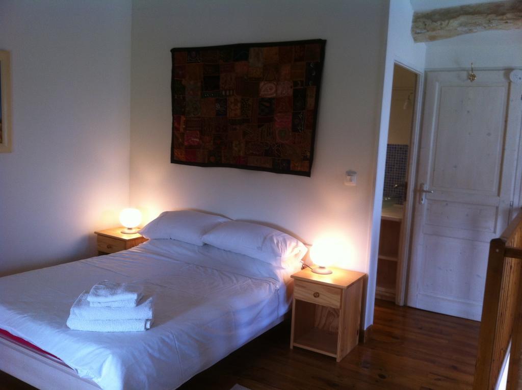 La Petite Maison Crezieres Phòng bức ảnh