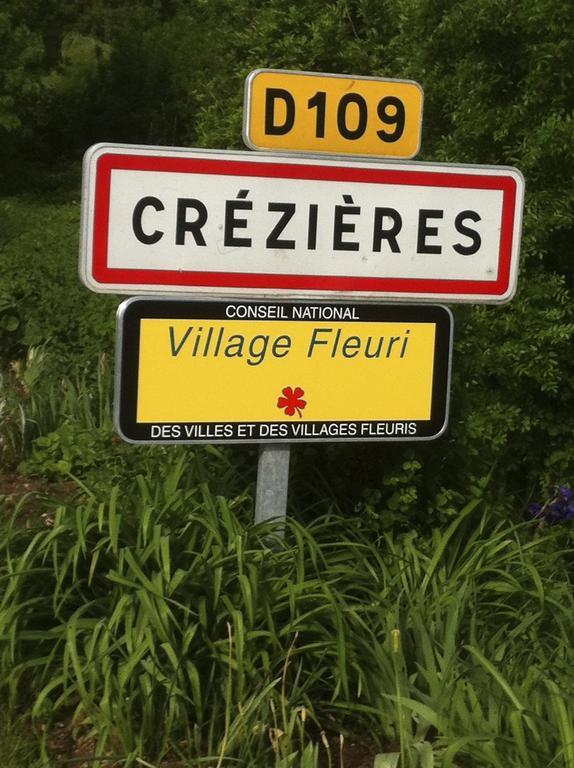 La Petite Maison Crezieres Phòng bức ảnh